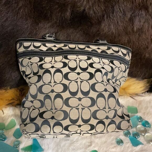 Coach purse (4107)  - Picture 9 of 16